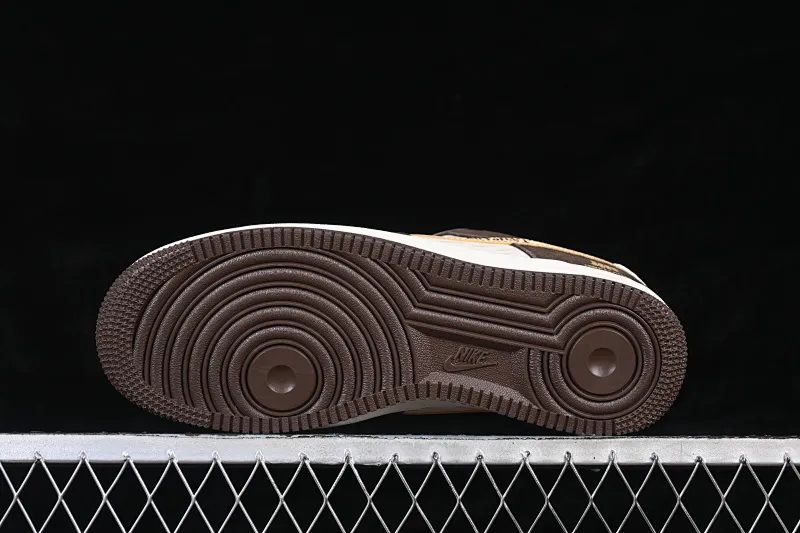All categories Nk Air Force 1 Air Force series Nk Air Force 1 Low Air Force low top Nike Air Force 1'07 Low joint brown white gold Air Force 1 low top casual sneakers KD1688-001